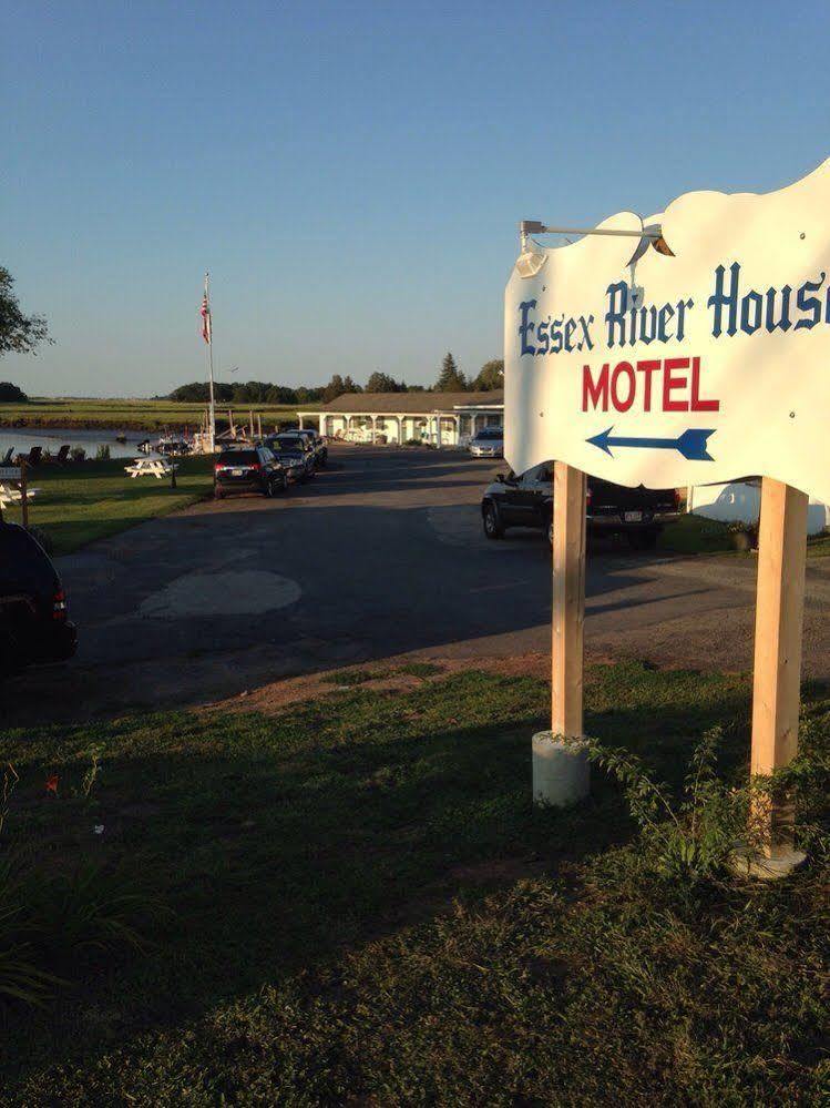 Shea'S Riverside Inn & Motel Essex Exterior foto