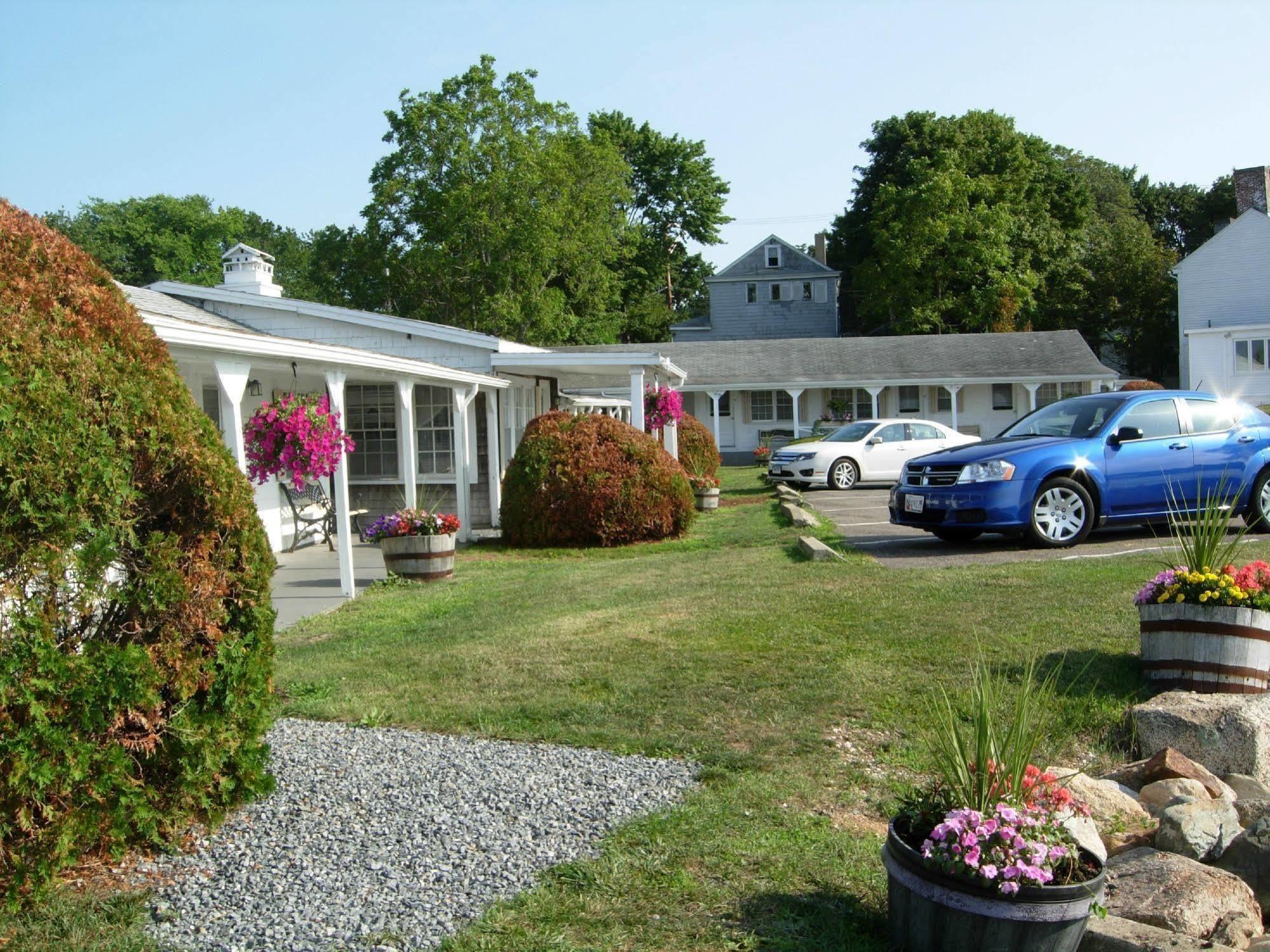 Shea'S Riverside Inn & Motel Essex Exterior foto